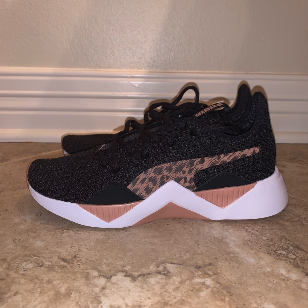 Puma tennis shoes